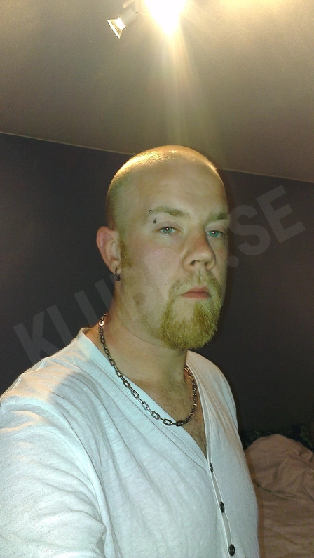 eros_843824076