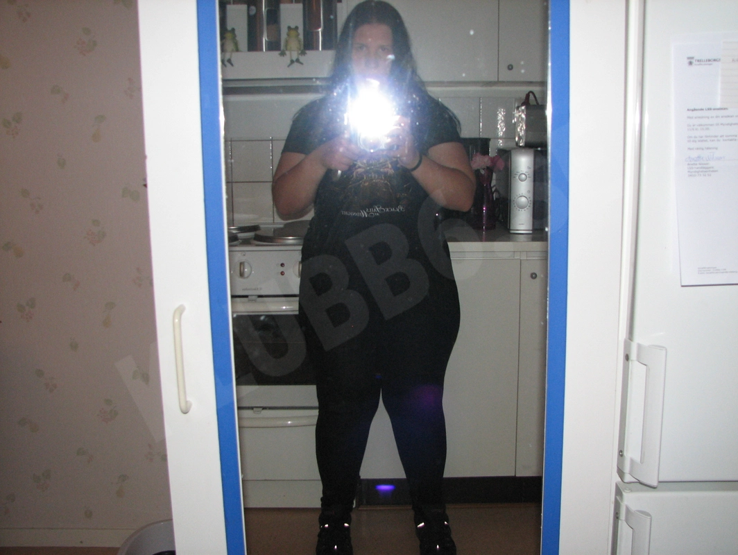 EroticBabe3820495