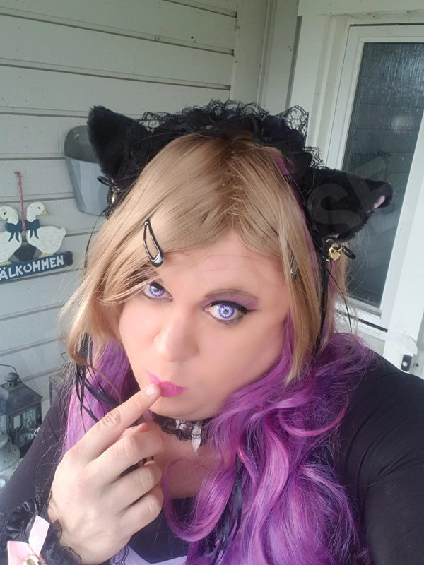 Angela843958823