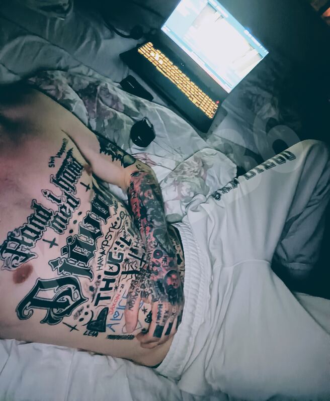 Denniz0235940819