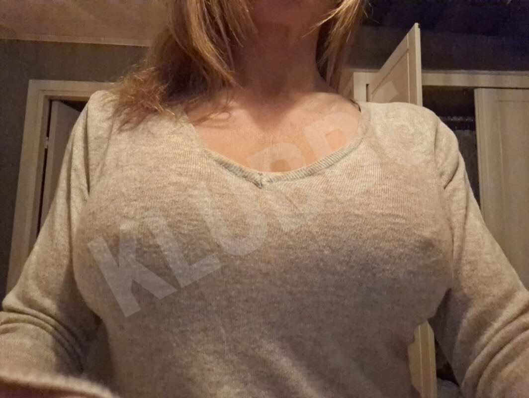 HotMomandDad5980610