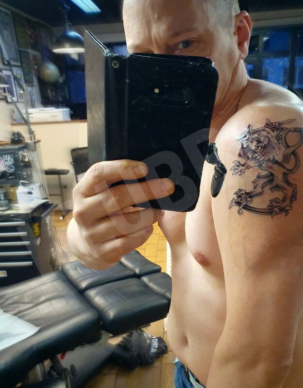 Manwithd5904705