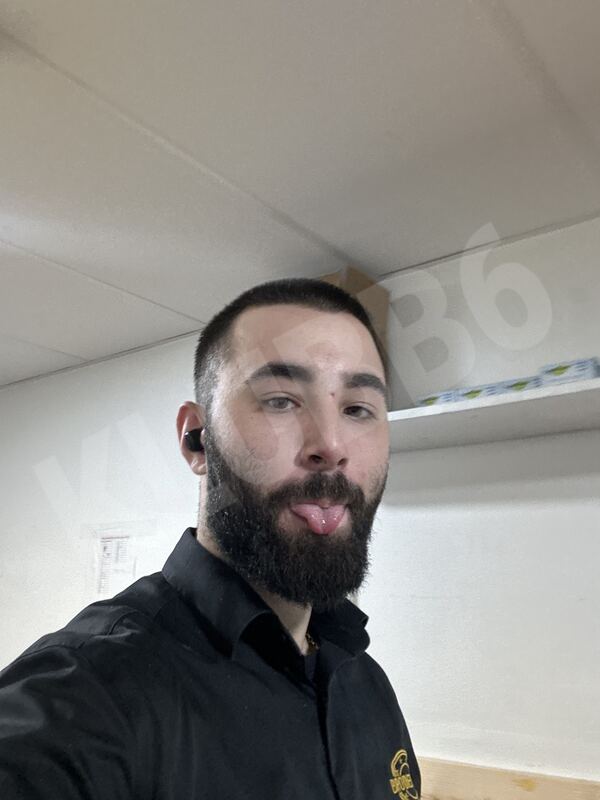 Svenis1825997573