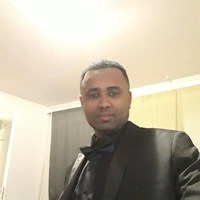 Mo